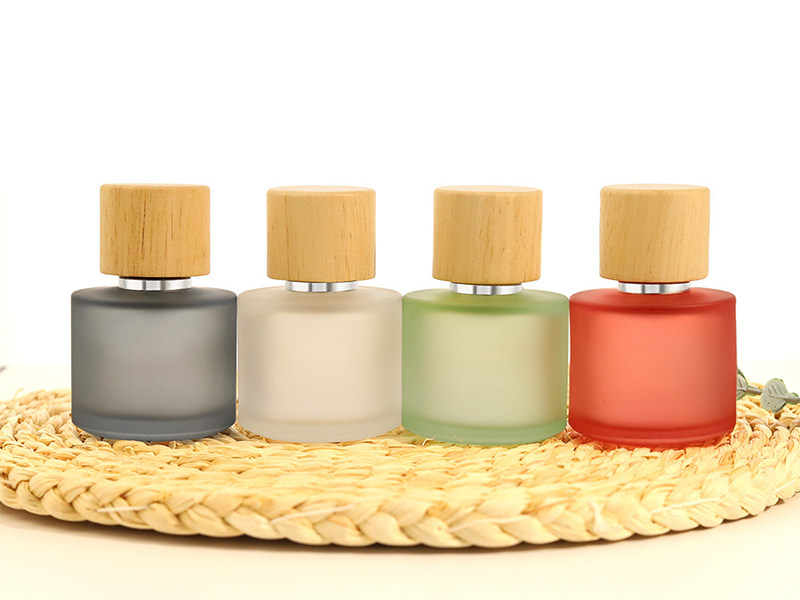 50ml colorful aromatherapy perfume bottle with wooden cap