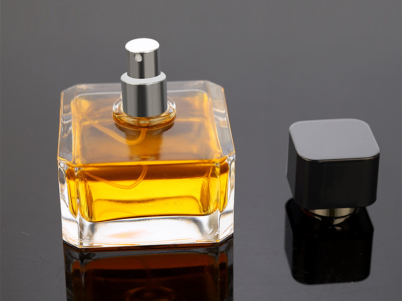Wholesale perfume bottle spot square glass bottle 70ml spray