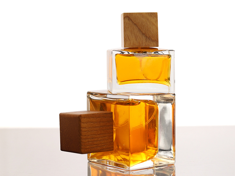 Wholesale perfume bottle spot square glass bottle 70ml spray