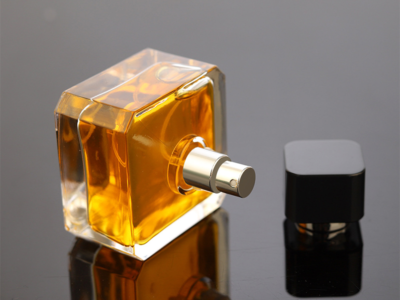Wholesale perfume bottle spot square glass bottle 70ml spray