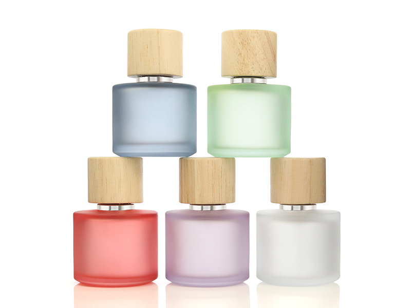 50ml colorful aromatherapy perfume bottle with wooden cap frosted