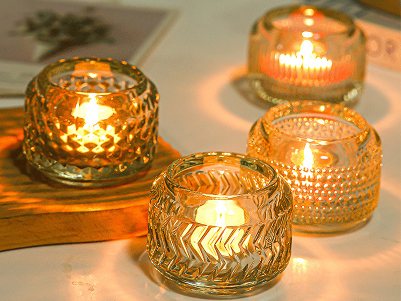 Factory wholesale transparent candle holders and candlesticks with reliefs