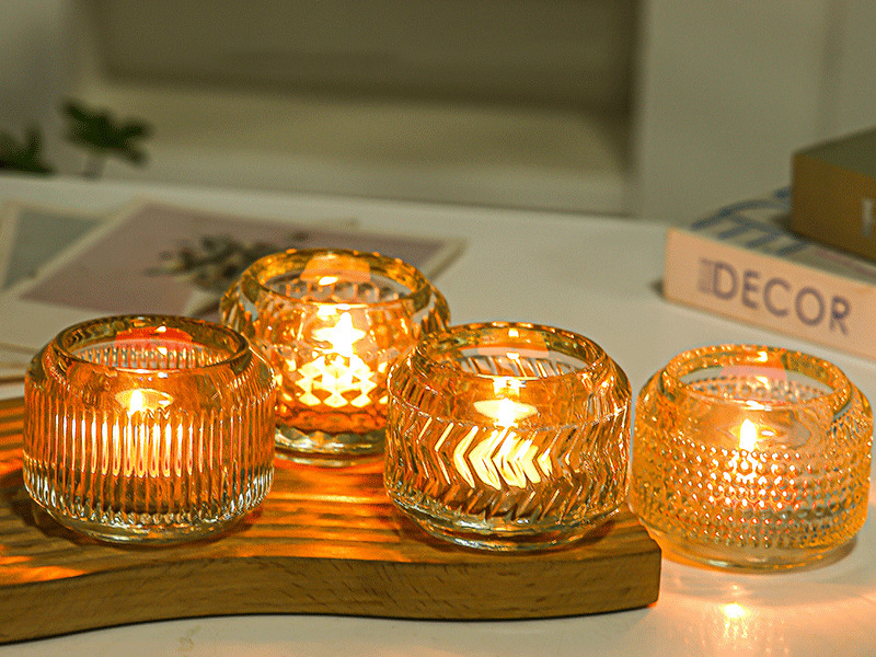 Factory wholesale transparent candle holders and candlesticks with reliefs